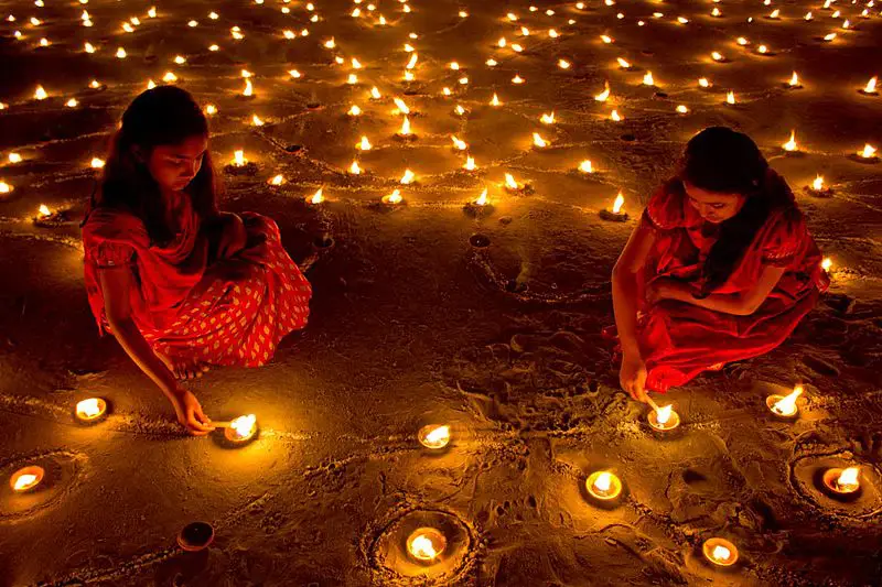 why is diwali called the festival of lights for class 2